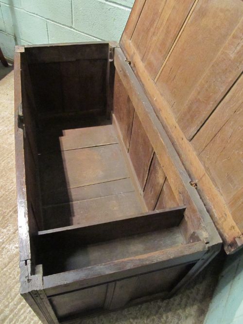 fig 2. ANTIQUE EARLY 18TH CENTURY OAK COFFER C1720