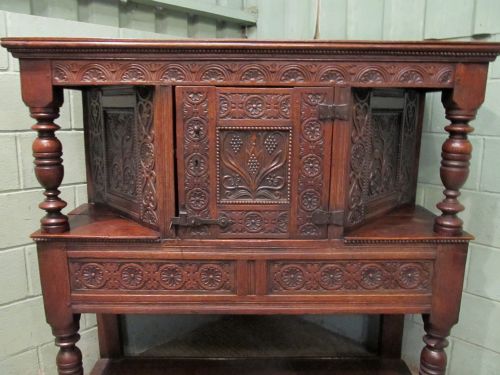 fig 2. ANTIQUE LATE 18TH CENTURY CARVED JOINED OAK LIVERY CUPBOARD C1790