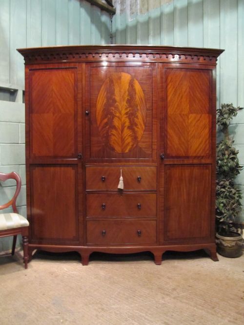 Antique Edwardian Chippendale Mahogany Bow Front Triple Wardrobe Compactum C1900