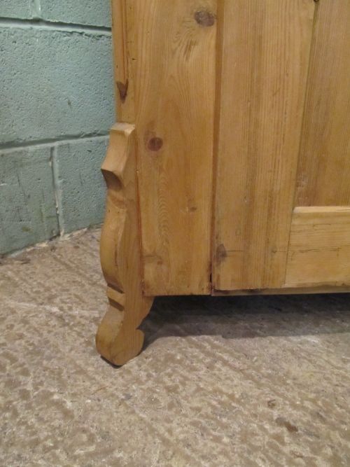 fig 1. ANTIQUE 19TH CENTURY DUTCH PINE LARDER OR LINEN CUPBOARD C1880