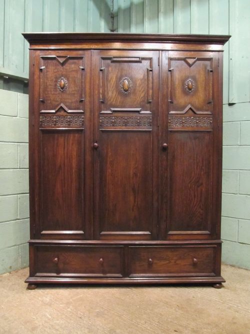 fig 1. ANTIQUE EDWARDIAN SMALL OAK TRIPLE WARDROBE C1900