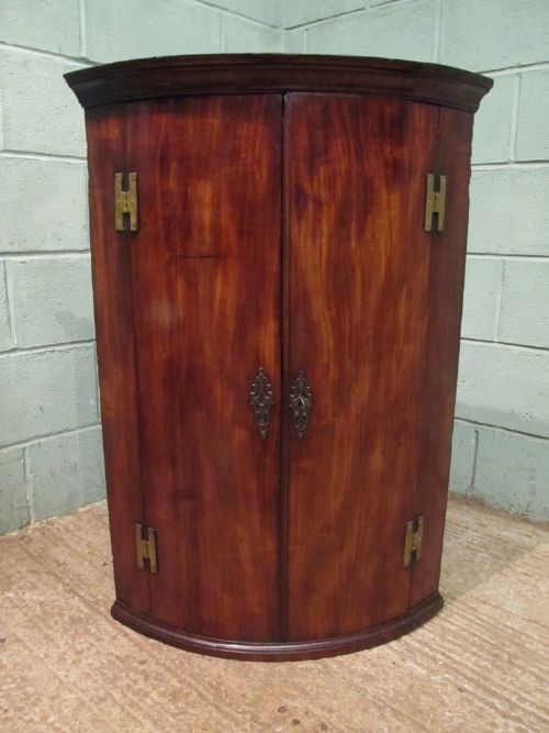 fig 1. ANTIQUE 18TH CENTURY MAHOGANY BARREL FRONTED CORNER CABINET C1780