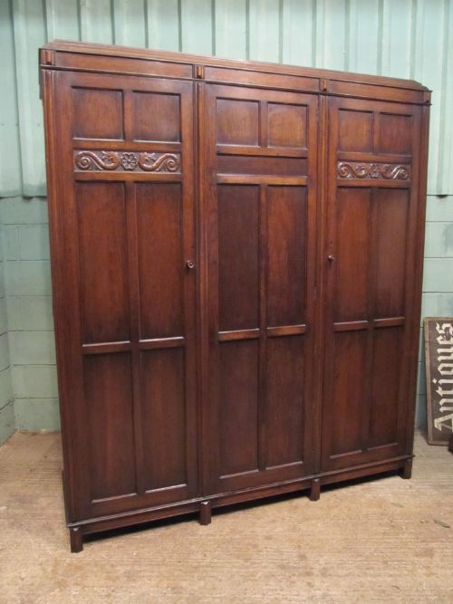 fig 2. ANTIQUE EDWARDIAN DENBY & SPINKS OAK TRIPLE WARDROBE C1900