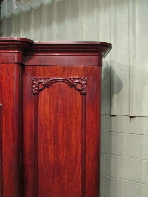 fig 1. ANTIQUE VICTORIAN MAHOGANY TRIPLE BREAKFRONT WARDROBE COMPACTUM C1880