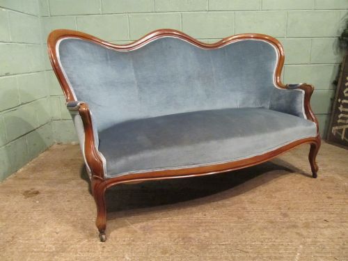 Antique Victorian Walnut Serpentine Shaped Sofa C1880
