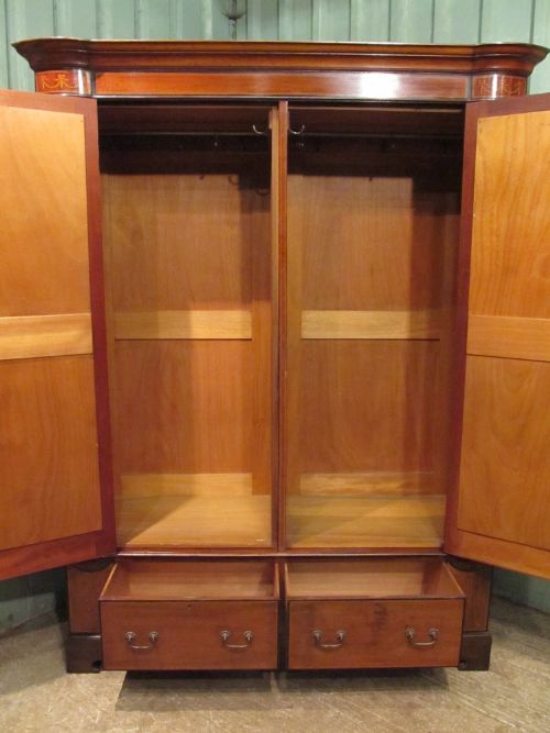 fig 5. ANTIQUE EDWARDIAN MAHOGANY 3 PIECE BEDROOM SUITE WARDROBE,DRESSING TABLE,WASHSTAND C1900