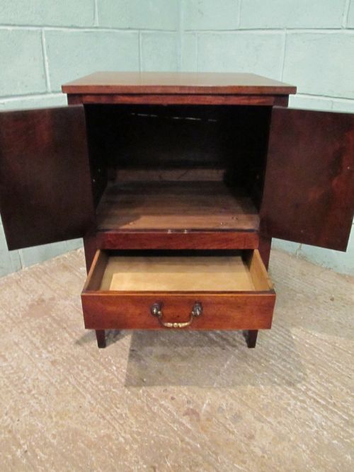fig 2. ANTIQUE REGENCY MAHOGANY CABINET C1820