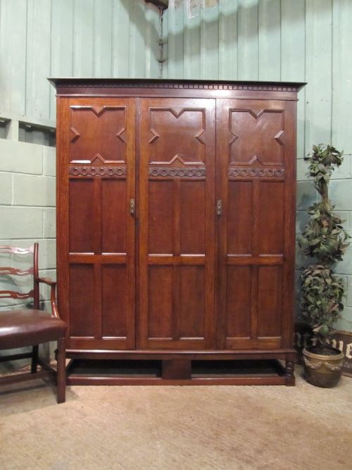 Antique Edwardian Oak Arts & Crafts Triple Wardrobe C1900