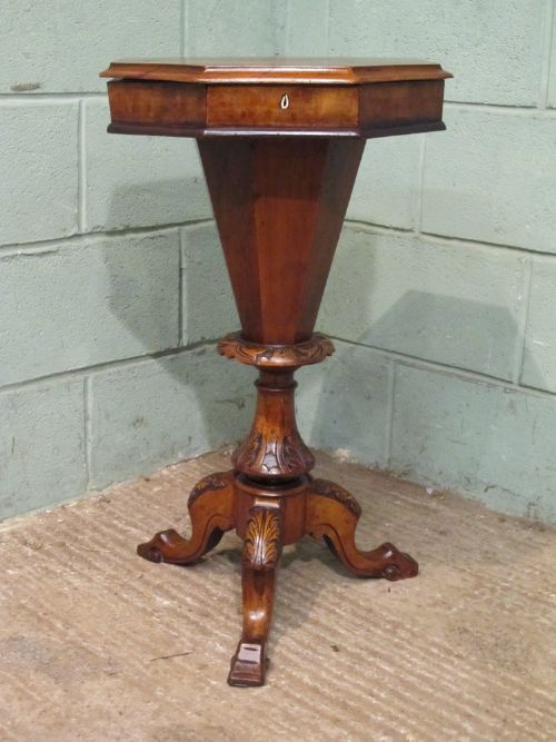 fig 1. ANTIQUE VICTORIAN BURR WALNUT SEWING WORK BOX C1880
