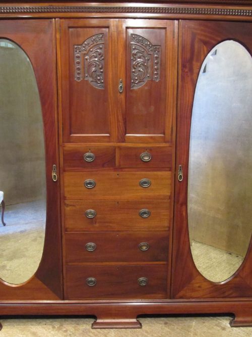fig 1. ANTIQUE EDWARDIAN TRIPLE MAHOGANY WARDROBE COMPACTUM C1900
