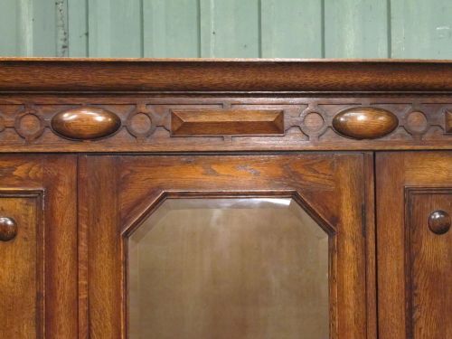 fig 2. ANTIQUE EDWARDIAN SMALL OAK TRIPLE WARDROBE C1900