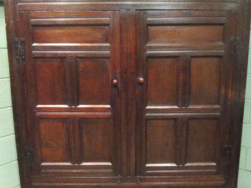fig 2. ANTIQUE GEORGIAN OAK LIVERY HARNESS CUPBOARD C1760