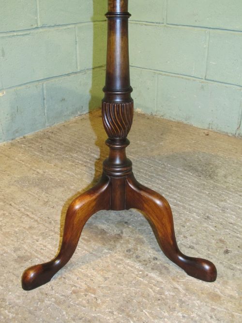 fig 2. ANTIQUE EDWARDIAN MAHOGANY TRIPOD SIDE LAMP TABLE C1900