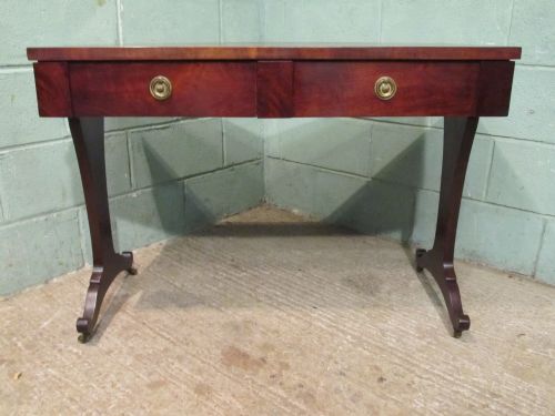 fig 1. ANTIQUE REGENCY MAHOGANY SIDE TABLE C1820