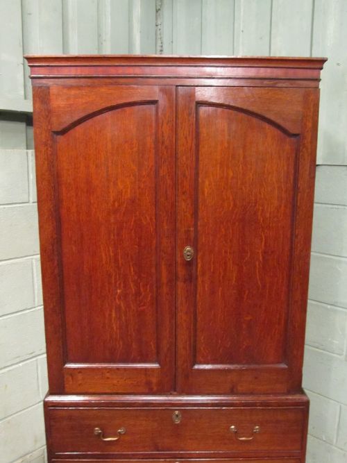 fig 2. ANTIQUE SMALL GEORGIAN OAK LINEN PRESS C1780
