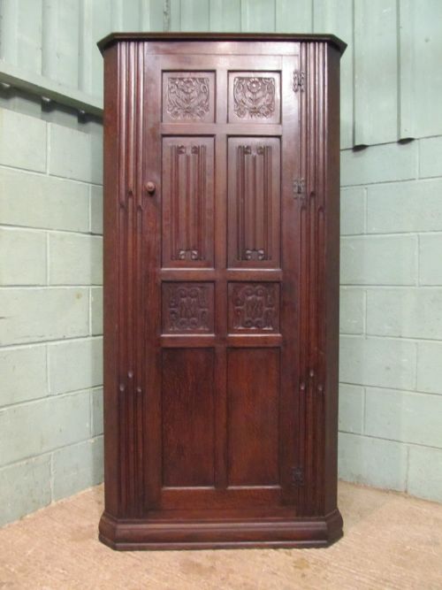 fig 1. ANTIQUE LATE VICTORIAN CARVED OAK SINGLE HALL WARDROBE C1890