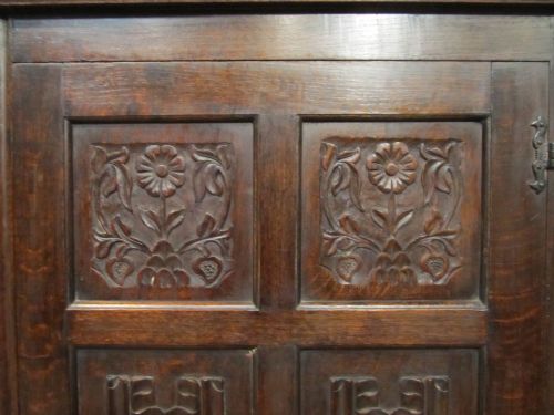 fig 2. ANTIQUE LATE VICTORIAN CARVED OAK SINGLE HALL WARDROBE C1890