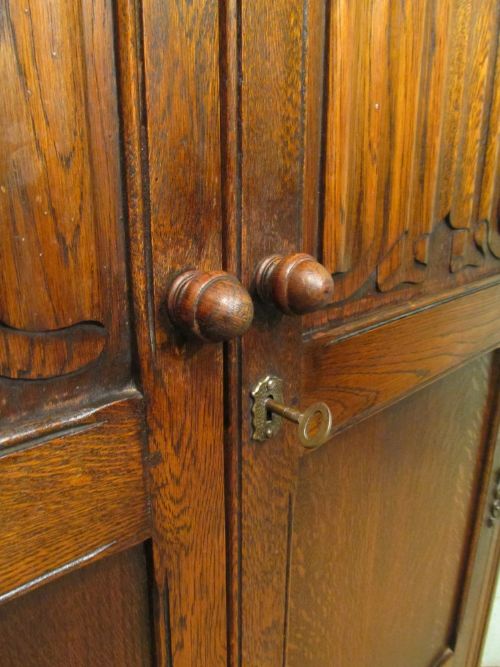 fig 1. SMALL OAK LINEN FOLD DOUBLE WARDROBE C1920