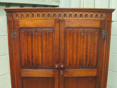 fig 2. SMALL OAK LINEN FOLD DOUBLE WARDROBE C1920