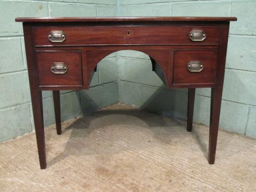 fig 1. ANTIQUE REGENCY MAHOGANY KNEEHOLE DESK C1820