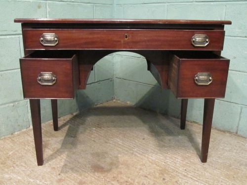 fig 2. ANTIQUE REGENCY MAHOGANY KNEEHOLE DESK C1820