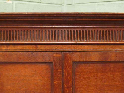fig 2. ANTIQUE GEORGIAN OAK CORNER CABINET C1780