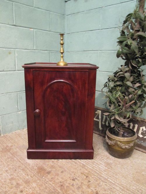 Antique Victorian Mahogany Bedside Pot Cupboard C1880