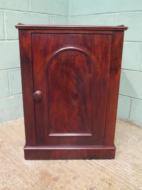 fig 1. Antique Victorian Mahogany Bedside Pot Cupboard c1880