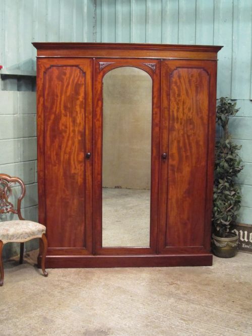 Antique 'Gillows of Lancaster' Mahogany Triple Wardrobe Compactum C1890