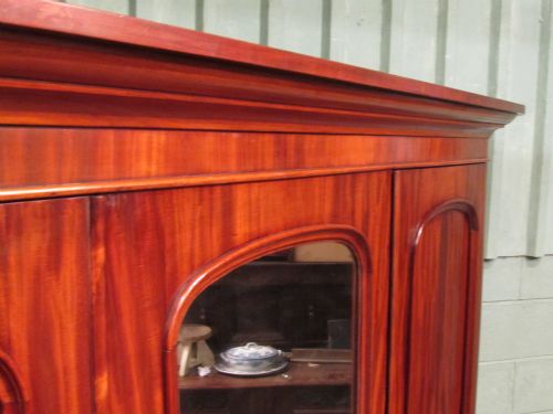 fig 2. ANTIQUE VICTORIAN MAHOGANY TRIPLE WARDROBE COMPACTUM C1880