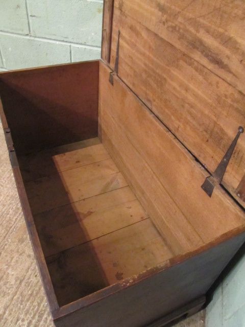 fig 2. Antique Georgian Oak Blanket Chest c1780