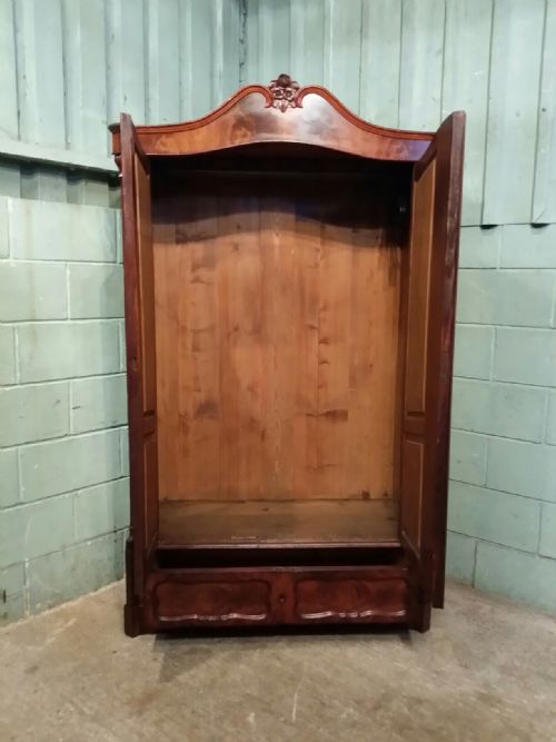 fig 2. ANTIQUE 19th CENTURY BIEDERMERE MAHOGANY DOUBLE WARDROBE C1880