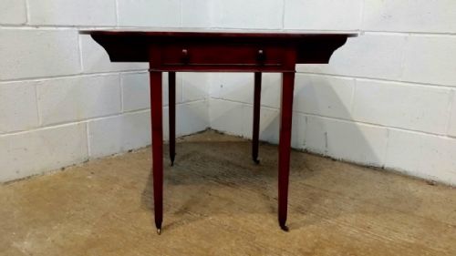 fig 1. ANTIQUE REGENCY MAHOGANY PEMBROKE TABLE C1820
