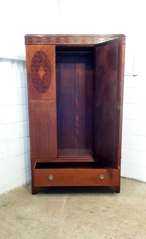 fig 1. ANTIQUE EDWARDIAN MAHOGANY INLAID BEDROOM SUITE C1900
