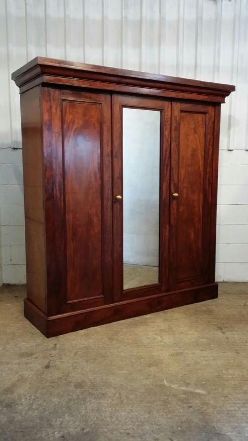 fig 1. ANTIQUE VICTORIAN MAHOGANY TRIPLE WARDOBE COMPACTUM C1880