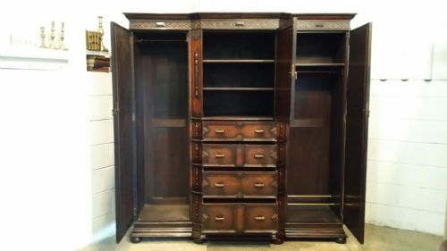 fig 1. ANTIQUE OAK TRIPLE BREAKFRONT WARDROBE BY MAPLE & CO C1910