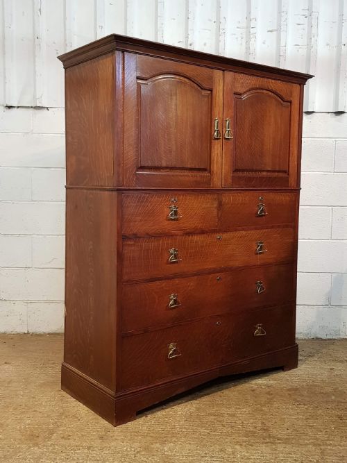 fig 1. ANTIQUE ARTS & CRAFTS OAK LOW CLOTHES PRESS BY SHAPLAND & PETTER C1890