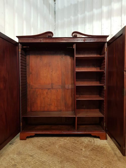 fig 2. ANTIQUE GEORGIAN PERIOD MAHOGANY HALL ROBE C1780