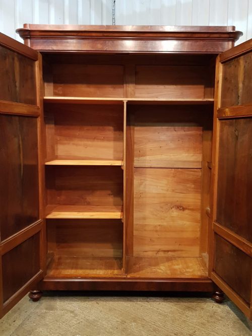 fig 1. ANTIQUE 19TH CENTURY FRENCH MAHOGANY ARMOIRE C1880