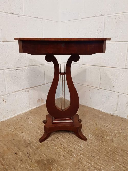 fig 1. ANTIQUE SMALL EDWARDIAN MAHOGANY SIDE WORK TABLE C1900
