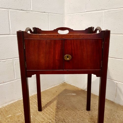 fig 2. ANTIQUE GEORGIAN PERIOD MAHOGANY NIGHTSTAND C1780
