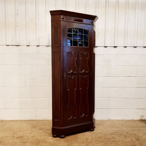 fig 2. ANTIQUE EDWARDIAN OAK CORNER CUPBOARD C1900