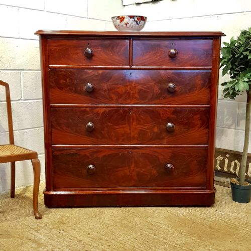 Antique Victorian. Ahogany Chest of Drawers C1880