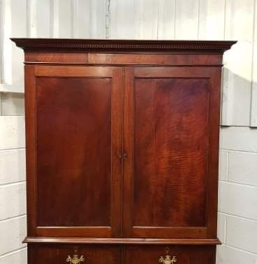fig 2. ANTIQUE GEORGIAN PERIOD MAHOGANY CLOTHES PRESS C1780