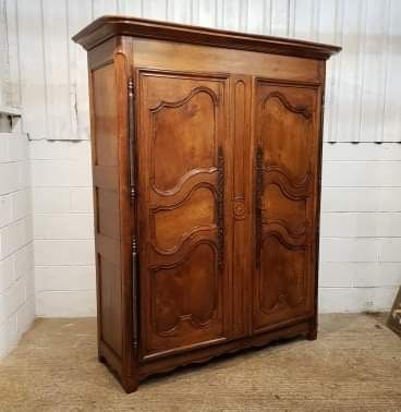 fig 1. ANTIQUE FRENCH PROVINCIAL OAK ARMOIRE C1820 