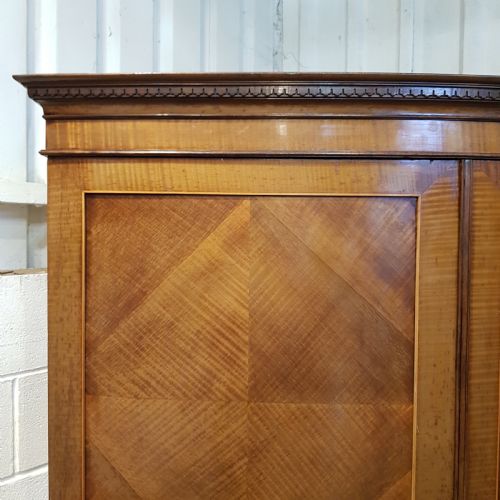 fig 2. ANTIQUE EDWARDIAN SATINWOOD DOUBKE WARDROBE BY MAPLE & CO C1900