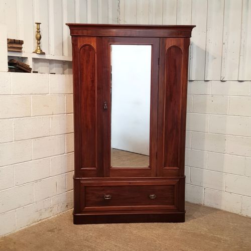 fig 1. ANTIQUE VICTORIAN MAHOGANY WARDROBE C1880