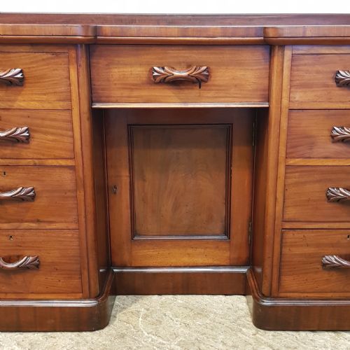 fig 2. ANTIQUE VICTORIAN MAHOGANY DESK. C1880