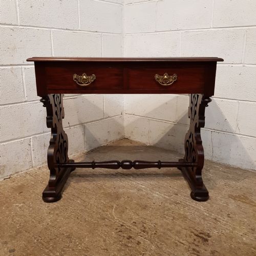 fig 2. ANTIQUE VICTORIAN MAHOGANY SIDE TABLE C1880