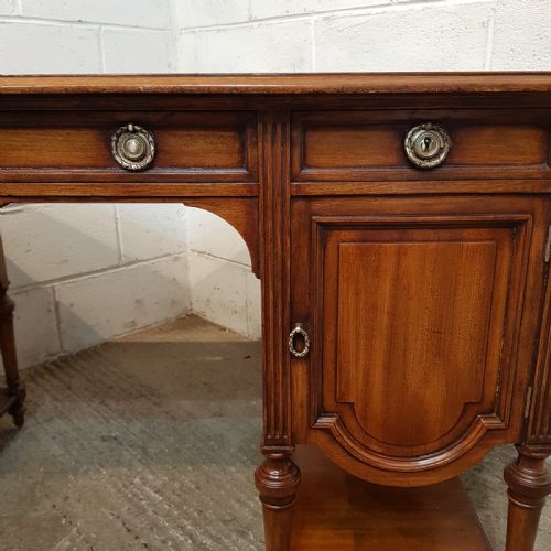 fig 2. ANTIQUE EDWARDIAN MAHOGANY LEATHER TOPPED TWIN PEDESTAL DESK 1900